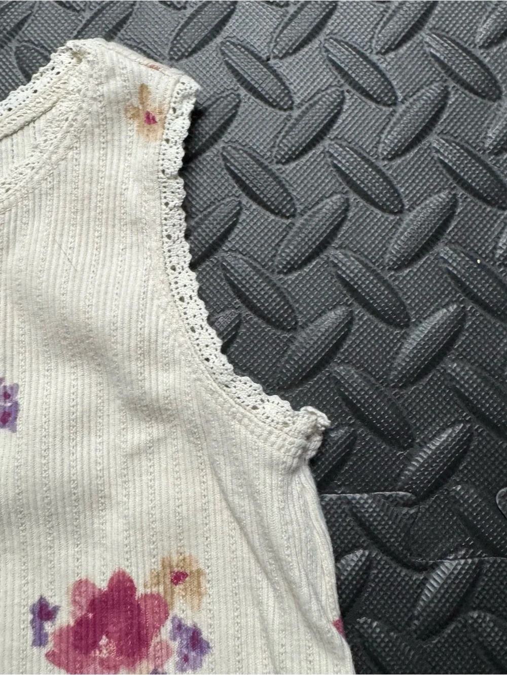 OshKosh B’gosh Toddler Girls Floral Ribbed Tank Top Size 4T Cream Shirt